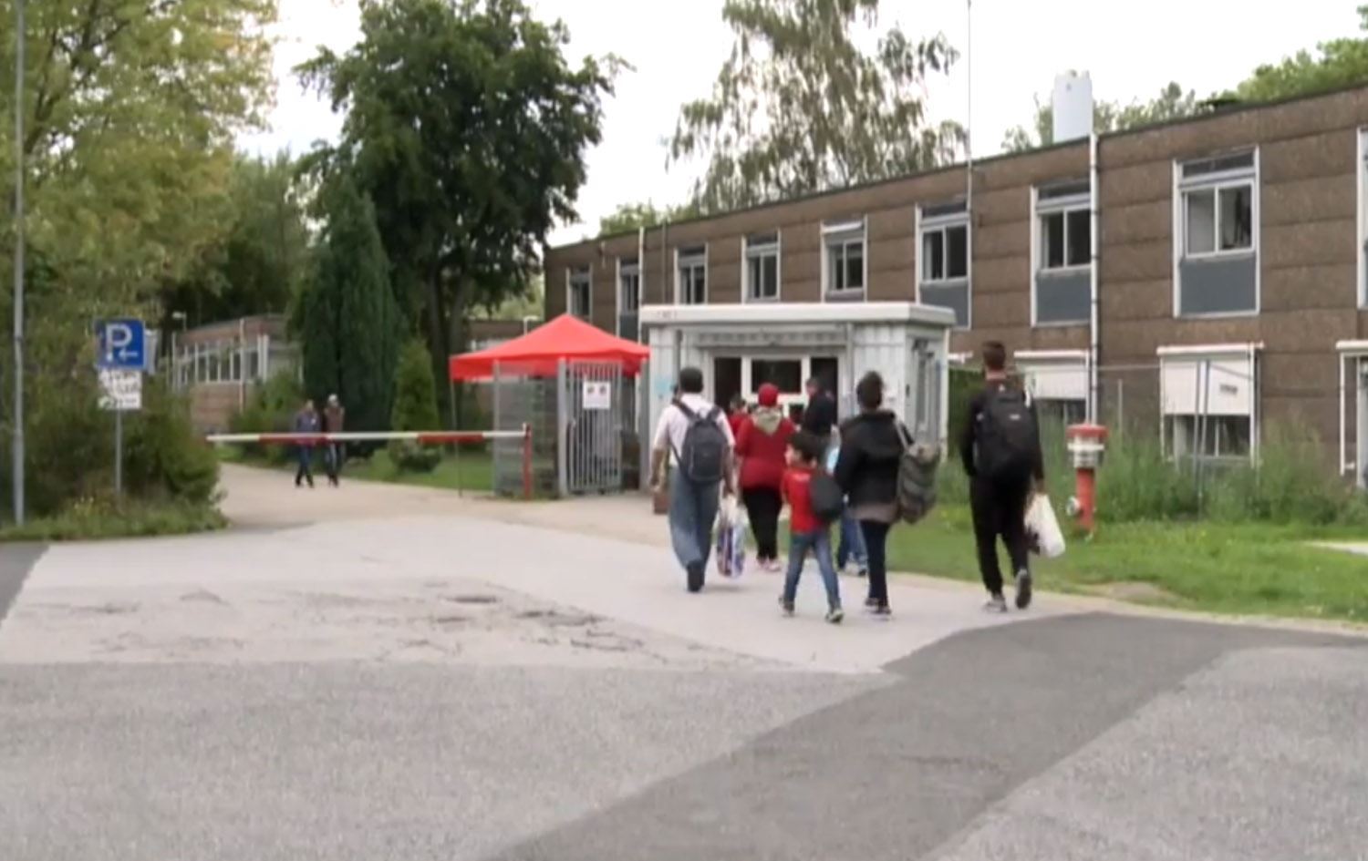 لە یەکێتیی ئەورووپا، سویسرا و نەرویج داواکردنی مافی پەنابەری 12% کەمی کردووە