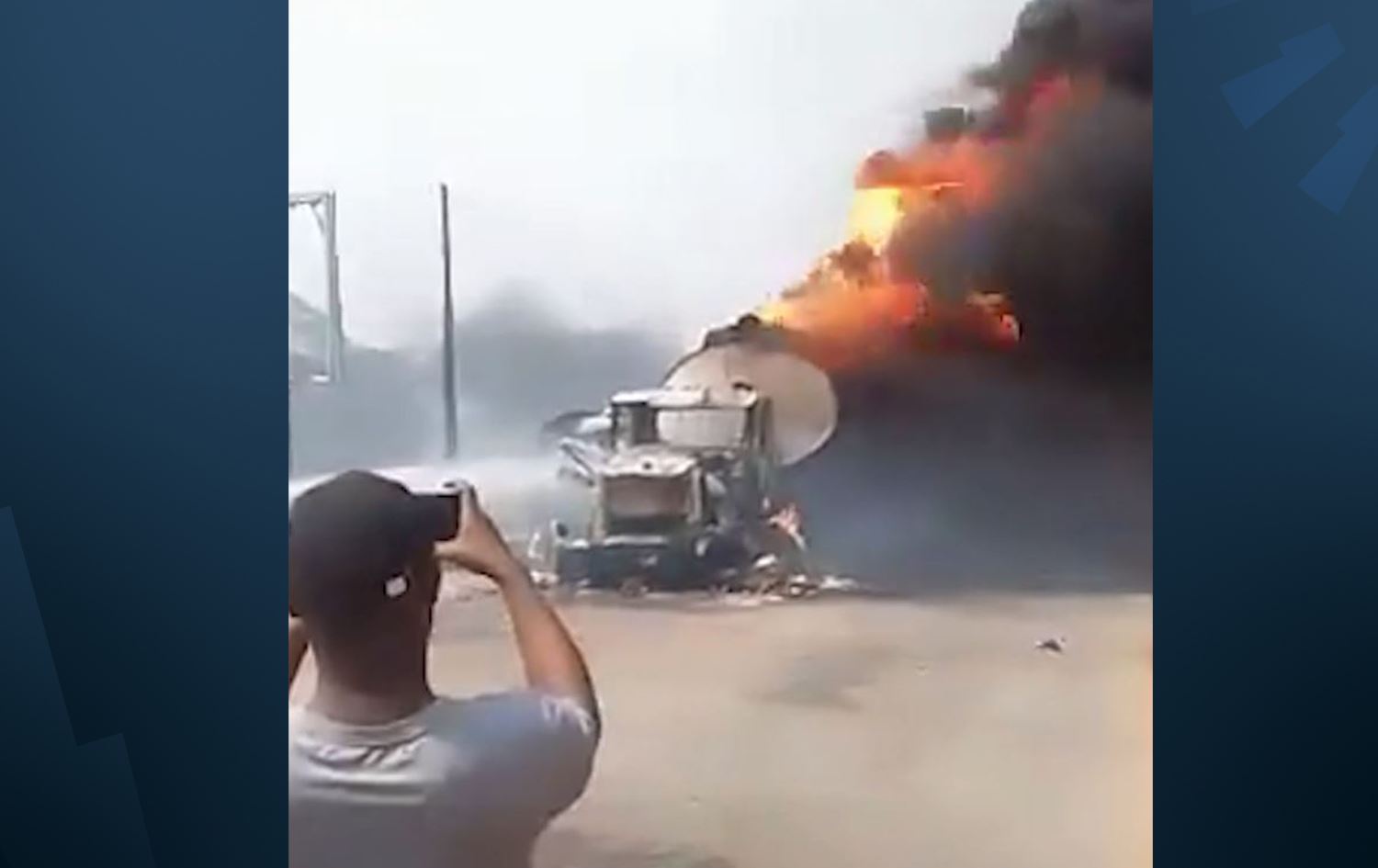 لە نایجیریا بەهۆی تەقینەوەی تانکەرێکی نەوت 70 کەس گیانیان لەدەستدا