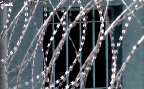 Zîndana Amedê: Te çi anî serê kurdan!