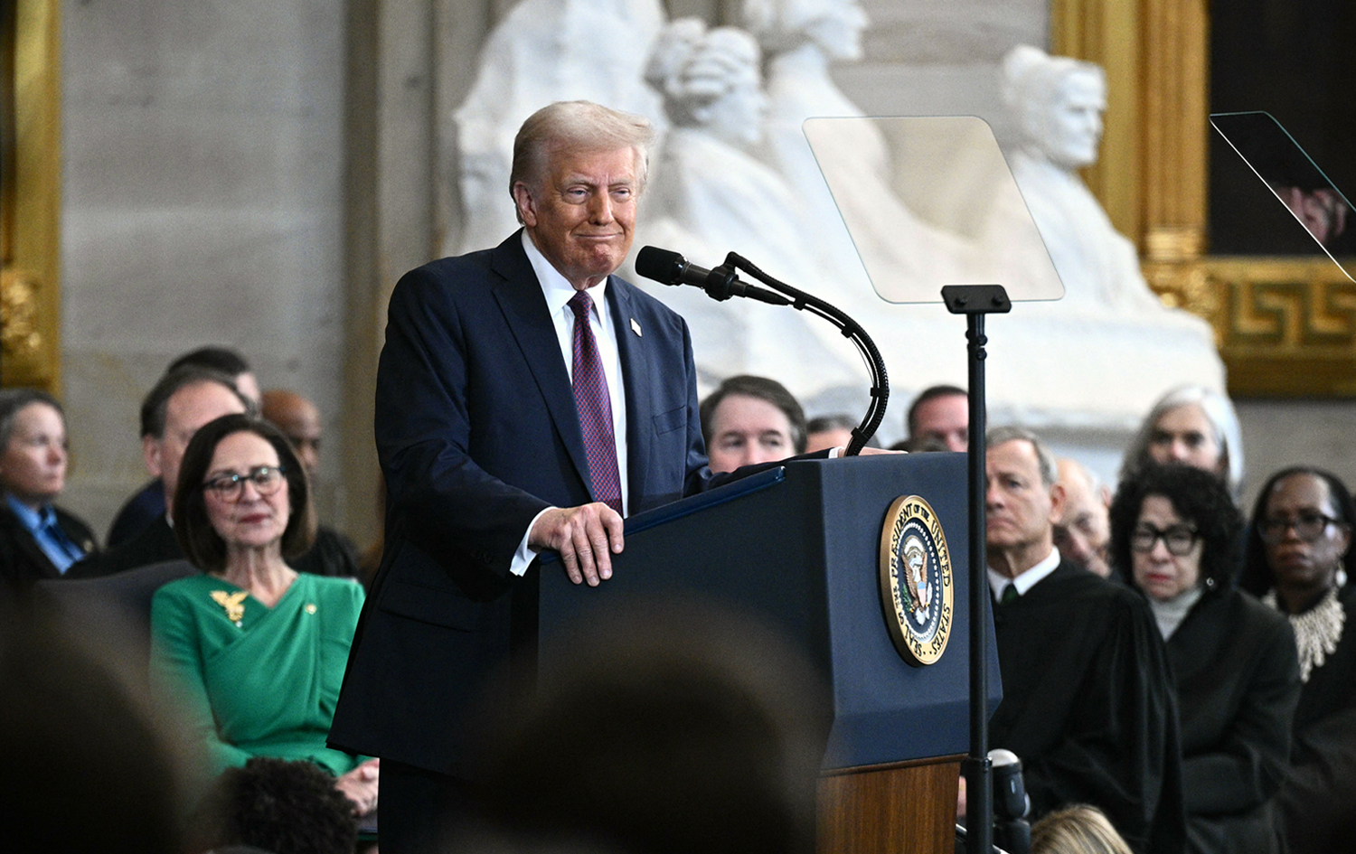 دۆناڵد ترەمپ یەکەم گوتاری پێشکێش دەکاتل. وێنە: AFP 