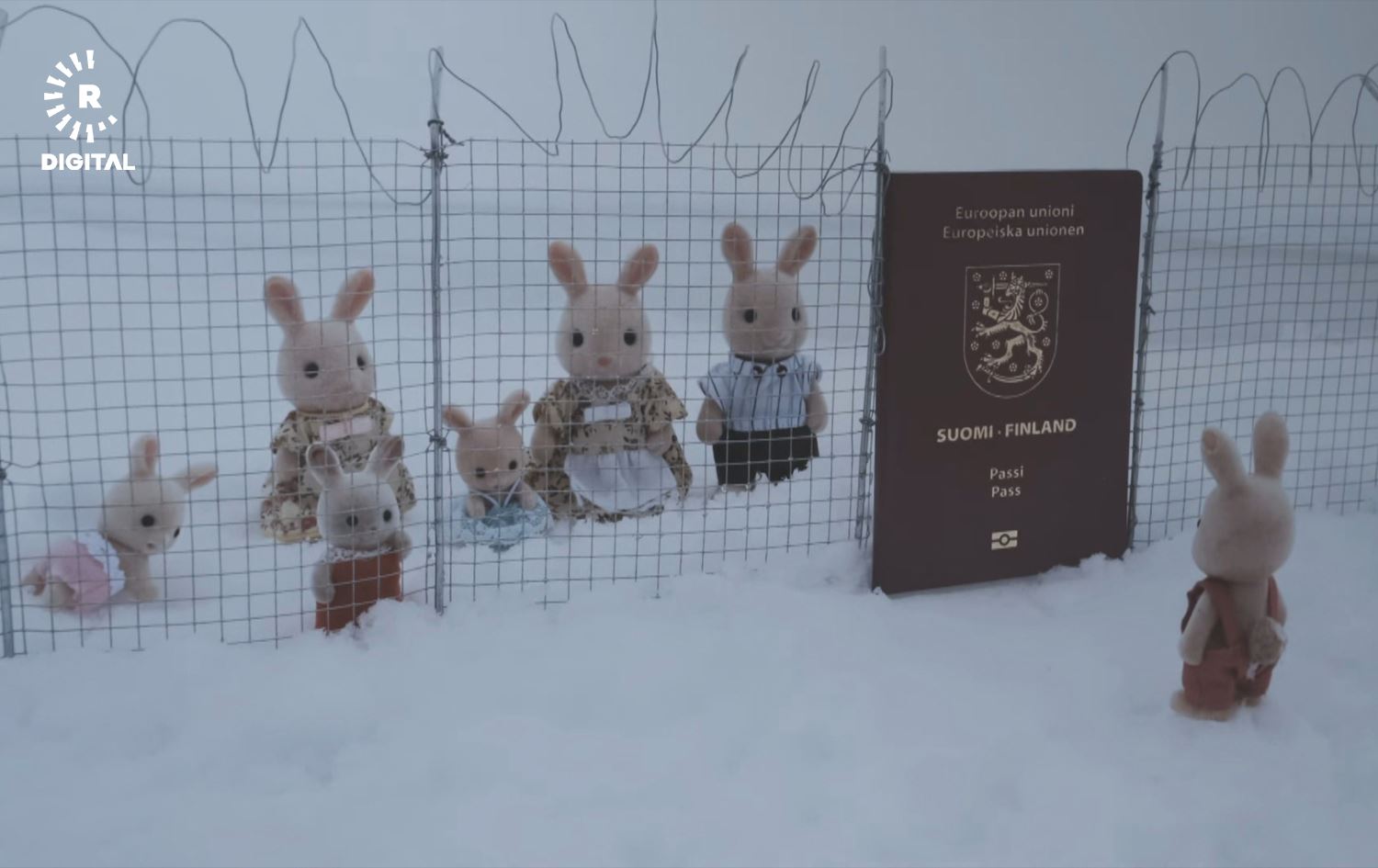 وێنەیەکی نێو پێشانگەکە کە گوزارشت لە مژاری پەنابەری دەکات