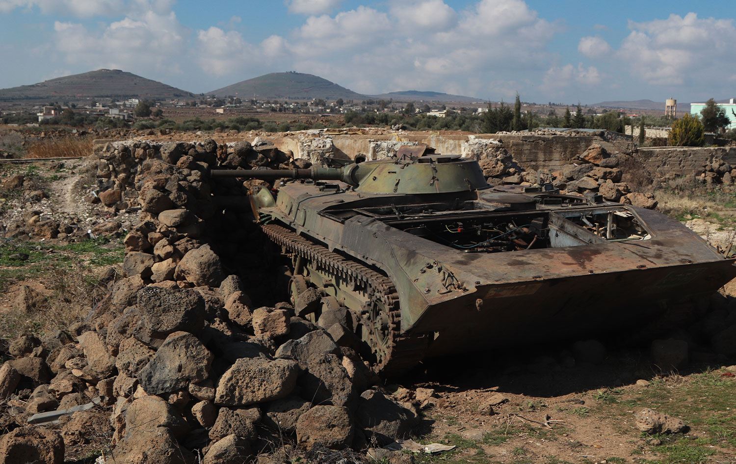 Hedef alınan Suriye'ye ait araç - AA