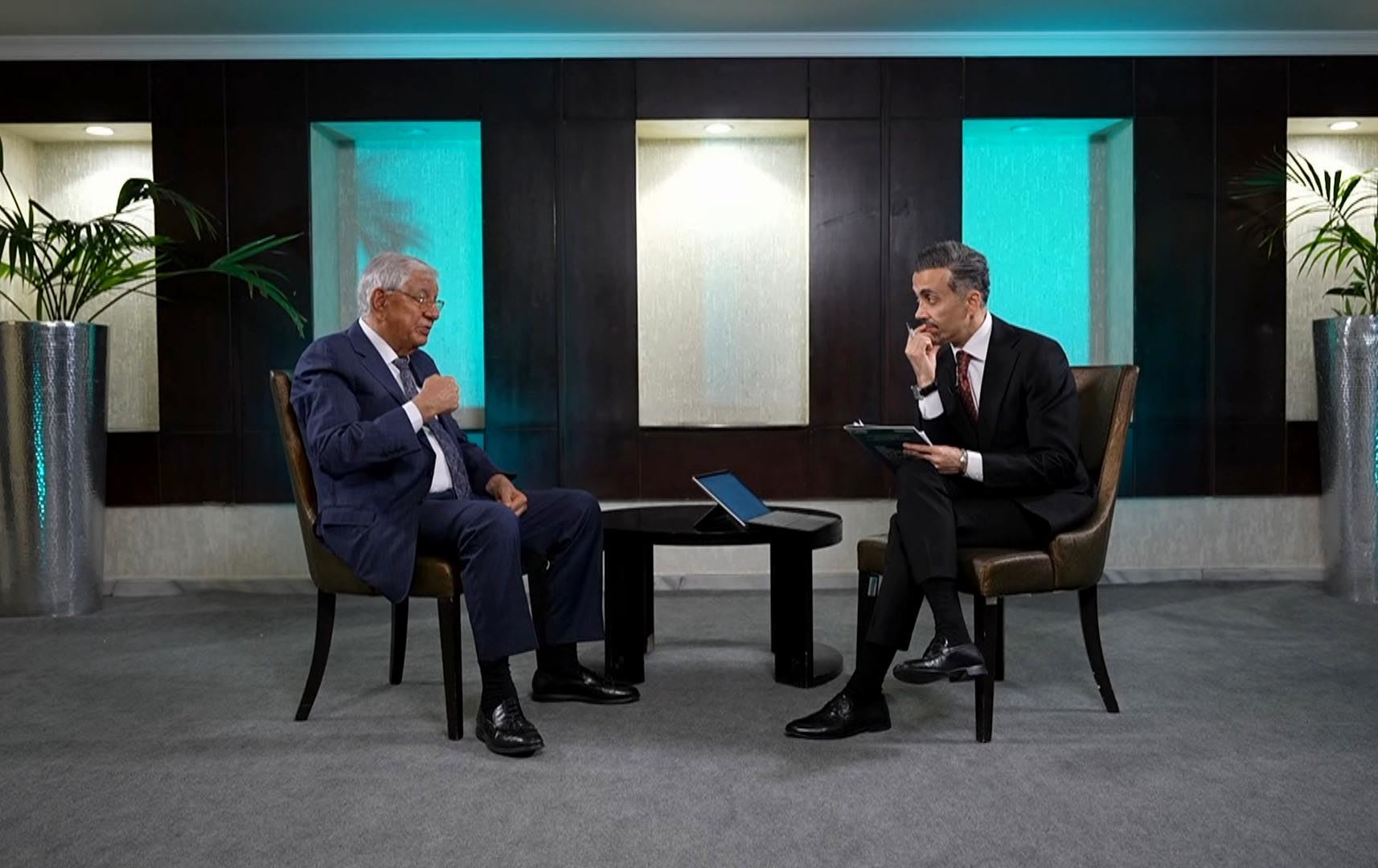 وەزیری پێشووتری نەوتی عێراق: لەوانەیە 2026 بەرمیلێک نەوت ببێتە 40 دۆلار