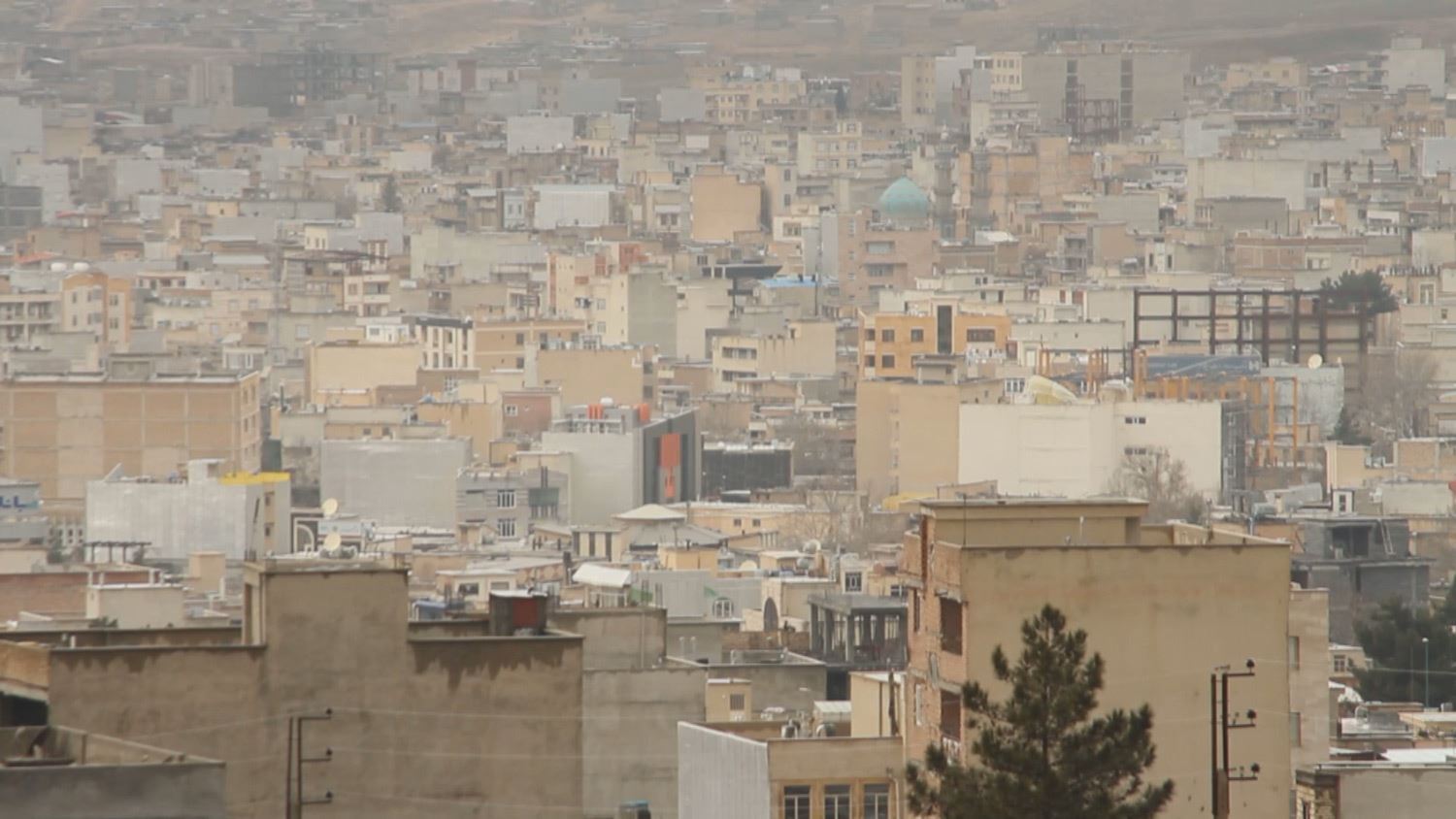 نزیکەی 19 ملیۆن کەس لە ئێران لە شوقە و خانووی ناستاندارددا دەژین