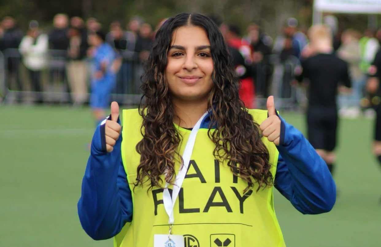 لەنیا قەیس بلباس