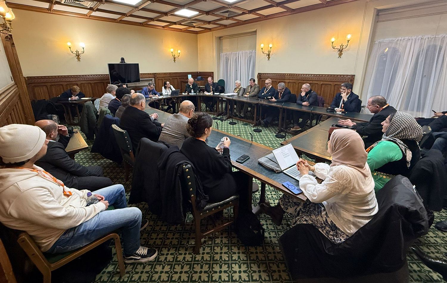 Beşdarên panelê /Wêne: Navenda ji bo Bipêşxistina Kurdî