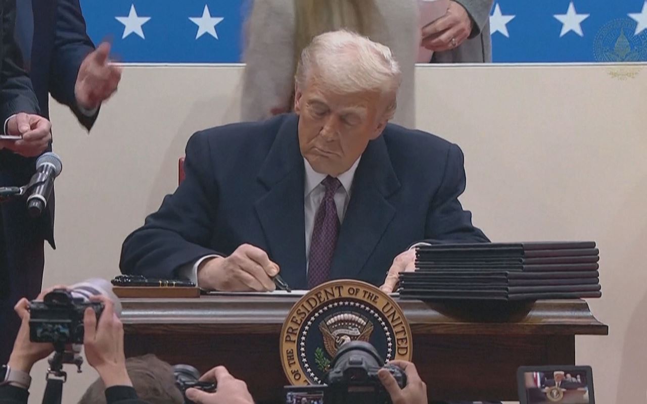 گفتوگۆکانی ئەمریکا و رووسیا درز دەخەنە پەیوەندییەکانی واشنتن و کیێڤ