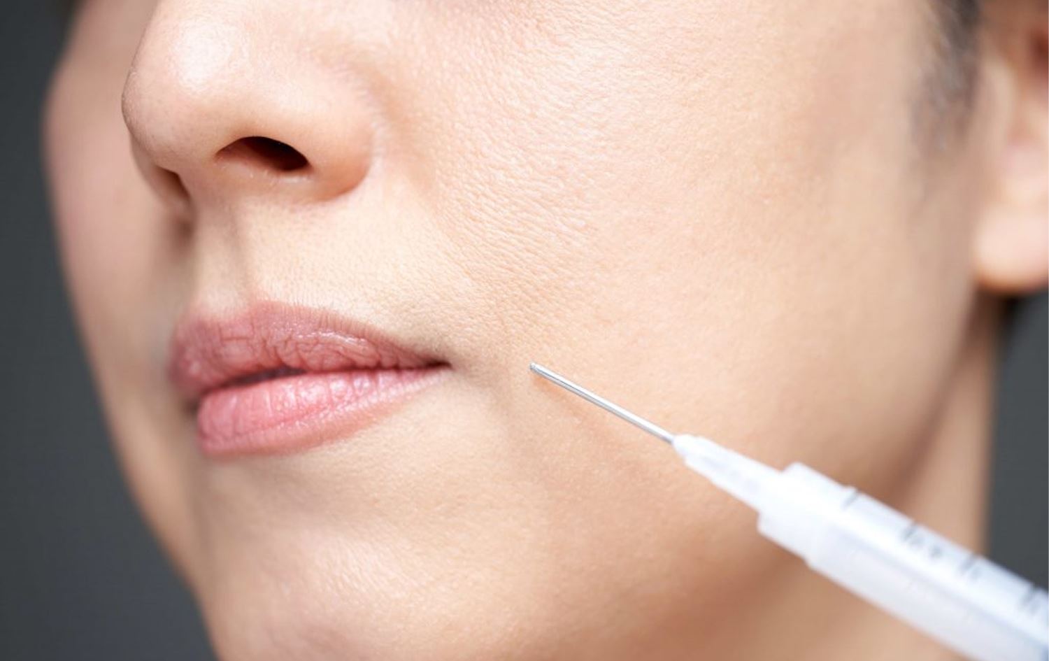 FDA: مادەیەکی سپیکردنەوەی پێست لە بازاڕەکان رادەگیرێت