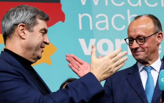 فریدریک مێرتز، سەرۆکی CDU و مارکوس سۆدر، سەرۆکی CSU کە هاوپەیمانن.