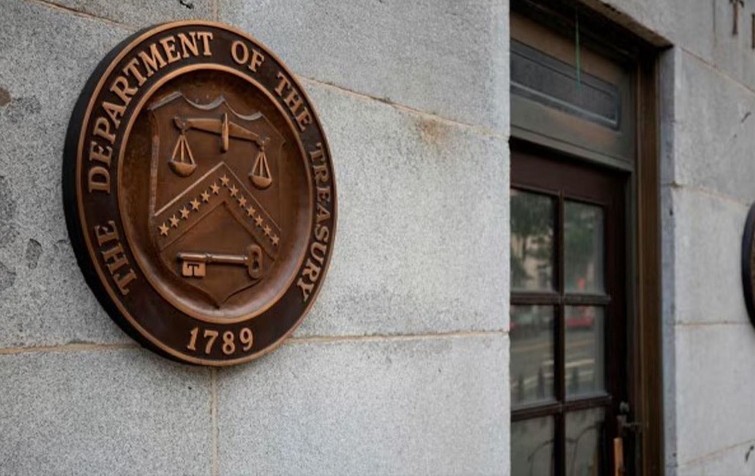 US expands sanctions on networks involved in Iranian oil shipments