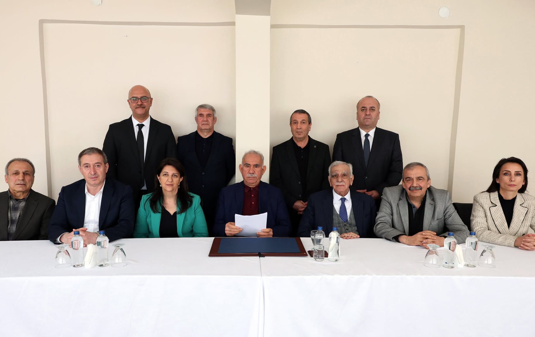 نوێترین وێنەی ئۆجەلان و شاندی ئیمراڵی