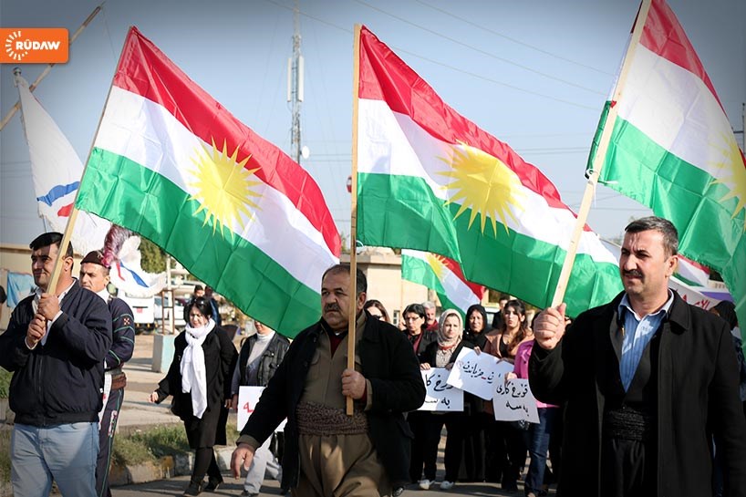 Türkmen ve Hıristiyanlar'dan “Kürdistan Yüksek Seçim ve Referandum Komisyonu” protestosu...