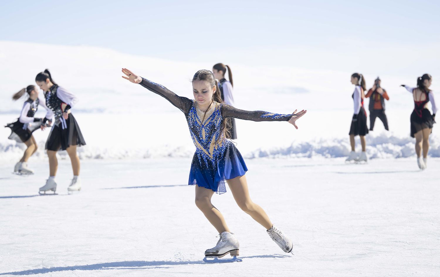 Li ser rûberê qeşagirtî yê Gola Çildirê çalakiya patênê / Wêne: AA