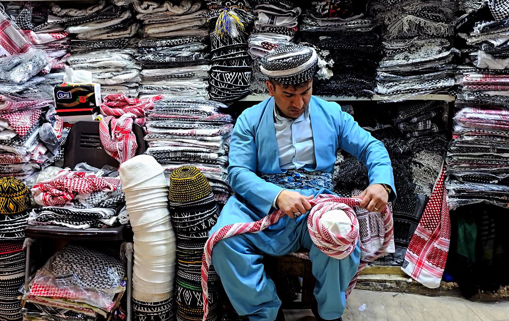 چیرۆکی هیدایەت شێخانی؛ 30 ساڵە تەنیا جلی کوردی لەبەردەکات