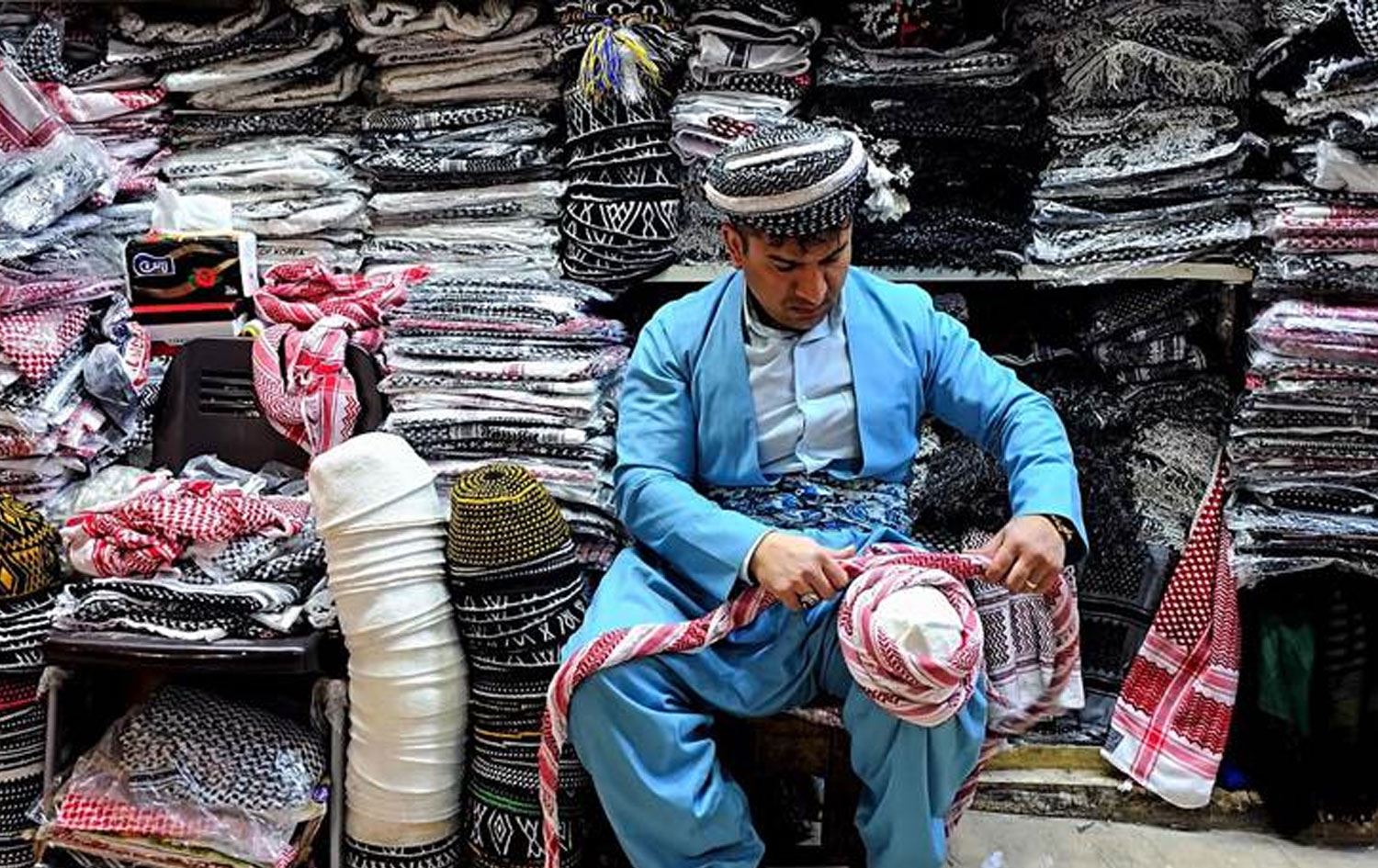 Hîdayet cemedanî û kulavan difiroşe / Wêne û Vîdeo: Rûdaw