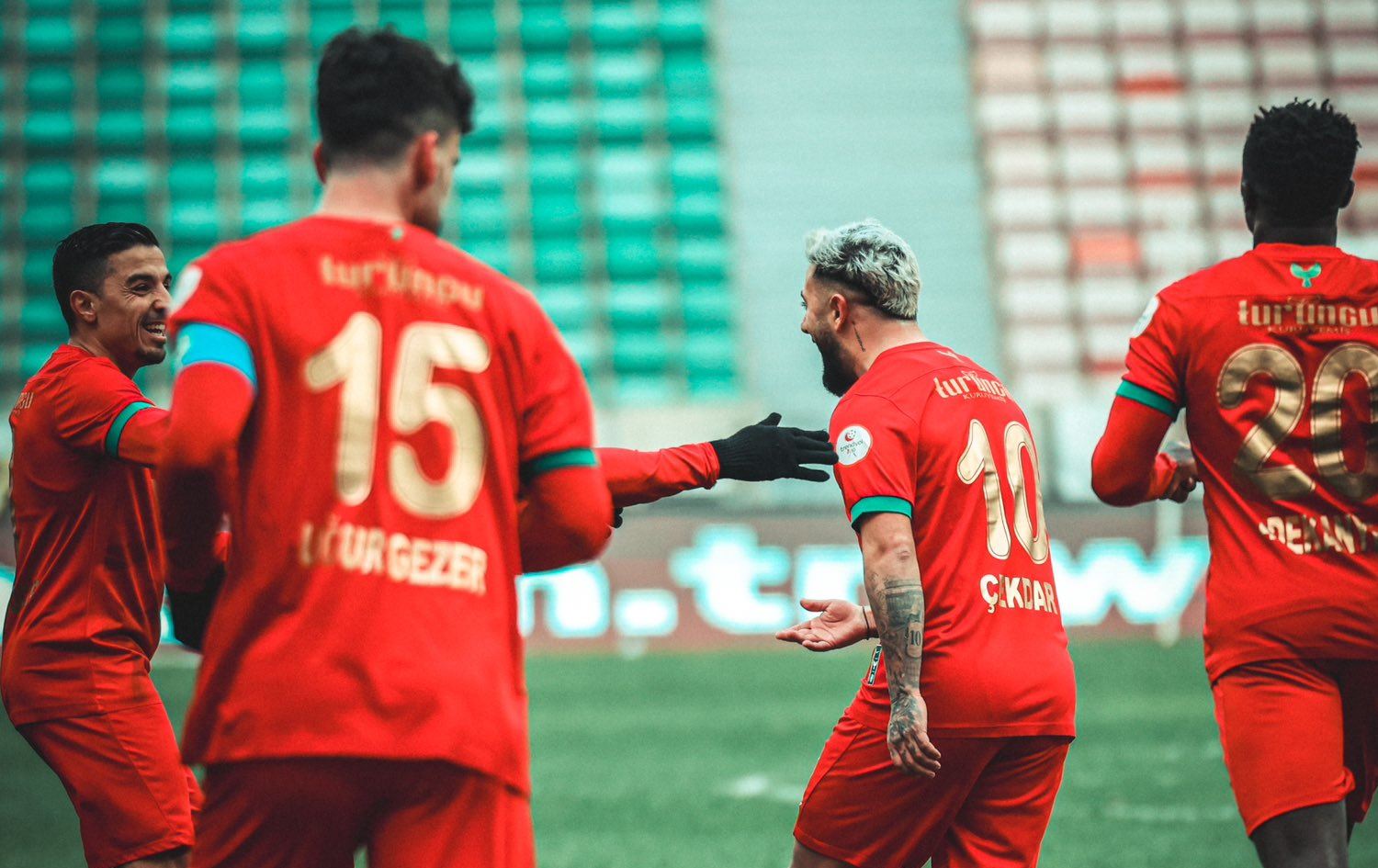 ئامەدسپۆر دەیەوێت بردنەوەیەکی دیکە تۆماربکات