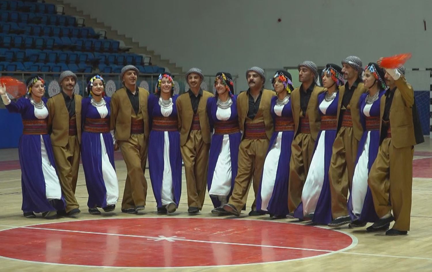 Pêşbirka govendê / Wêne û vîdeo: Rûdaw