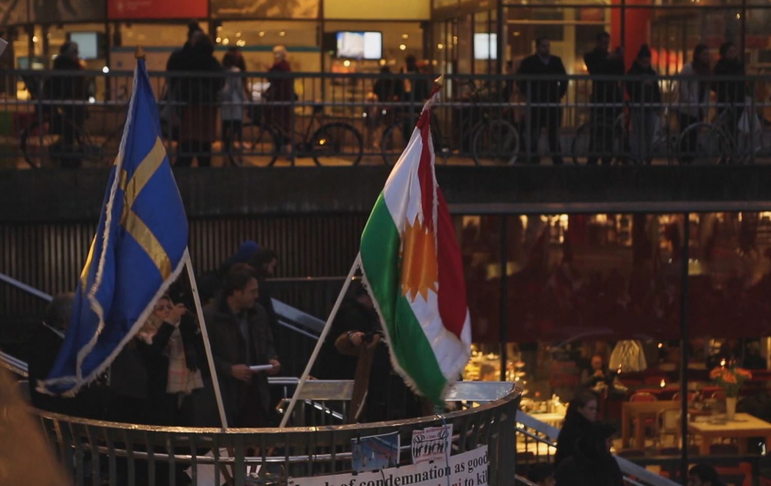 Alaya Swêd û Alaya Kurdistanê / Wêne: Ji dîmenan