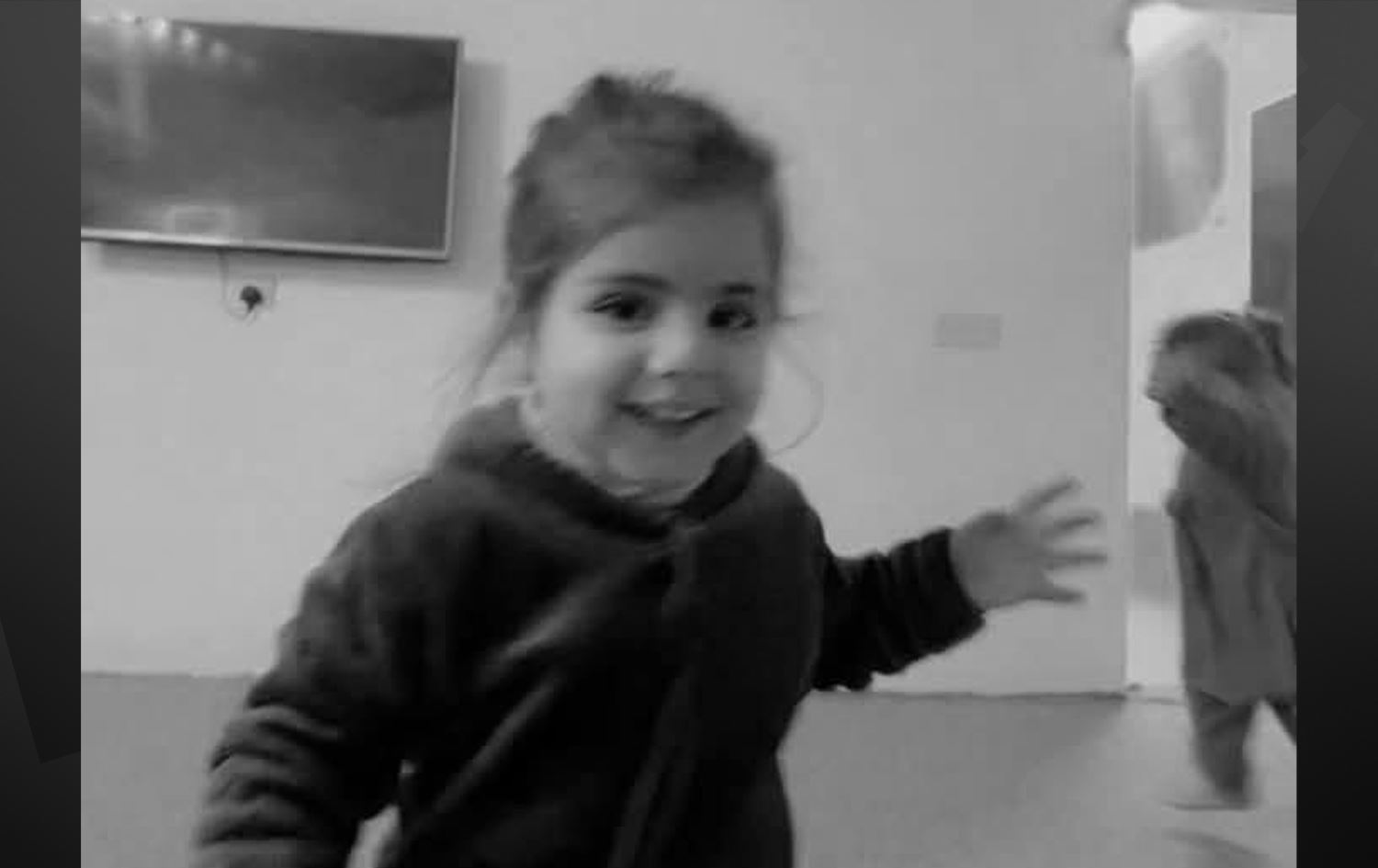 منداڵێک لە بەردەڕەش دەکەوێتە ژێر ئۆتۆمبێل و گیان لەدەستدەدات