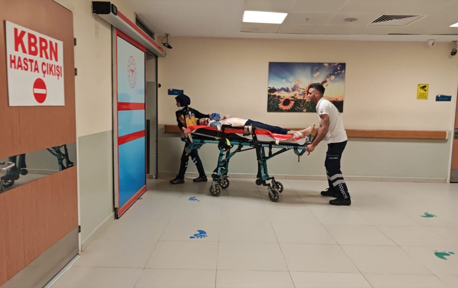 Tîman M.N.Ç. bir nexweşxaneyê / Wêne: AA