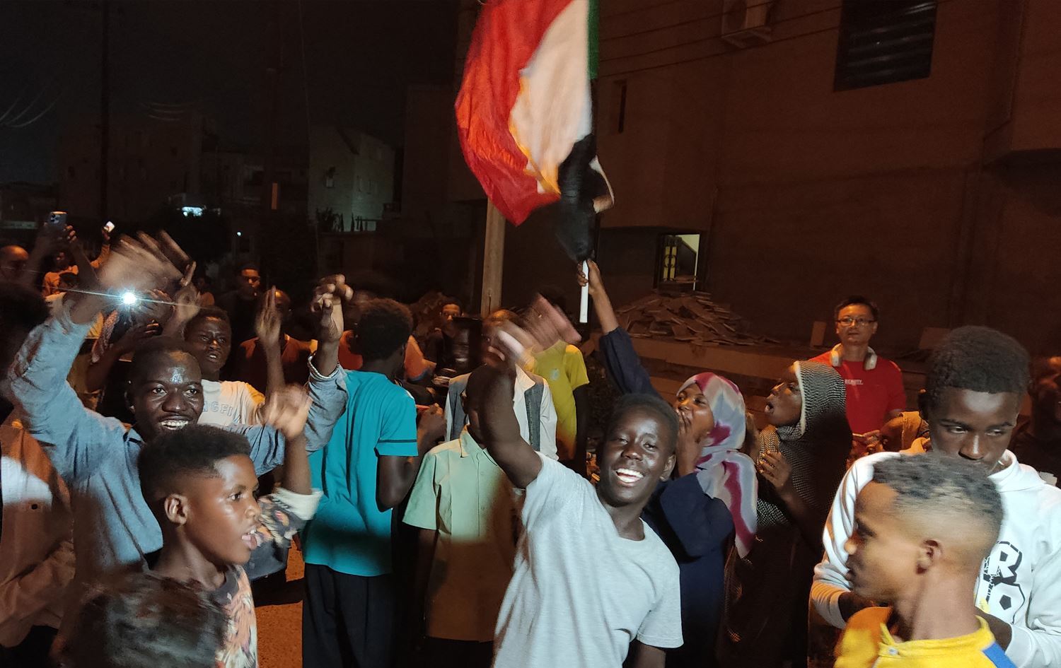 Xelkê Sûdanê kêfxweşiya xwe anî ziman / Wêne: AFP