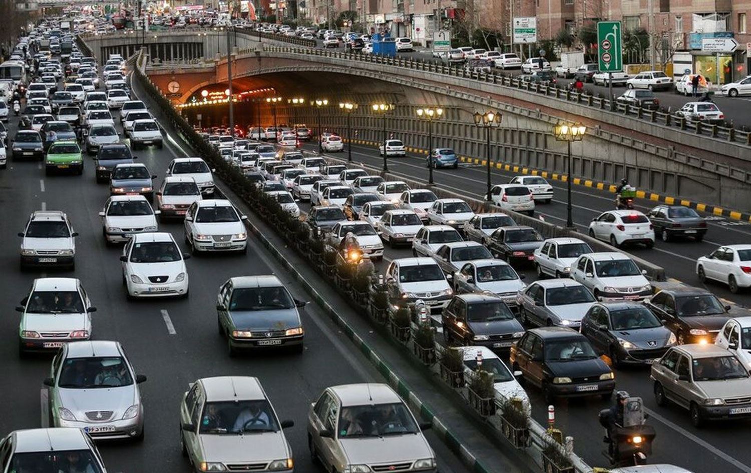Tahran trafik yoğunluğu