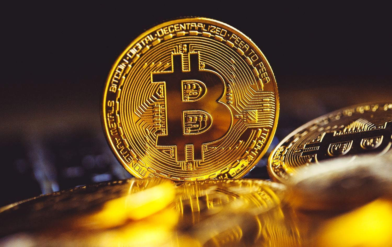 نرخی یەک بیتکۆین دابەزی بۆ نزیکەی 76 هەزار دۆلار