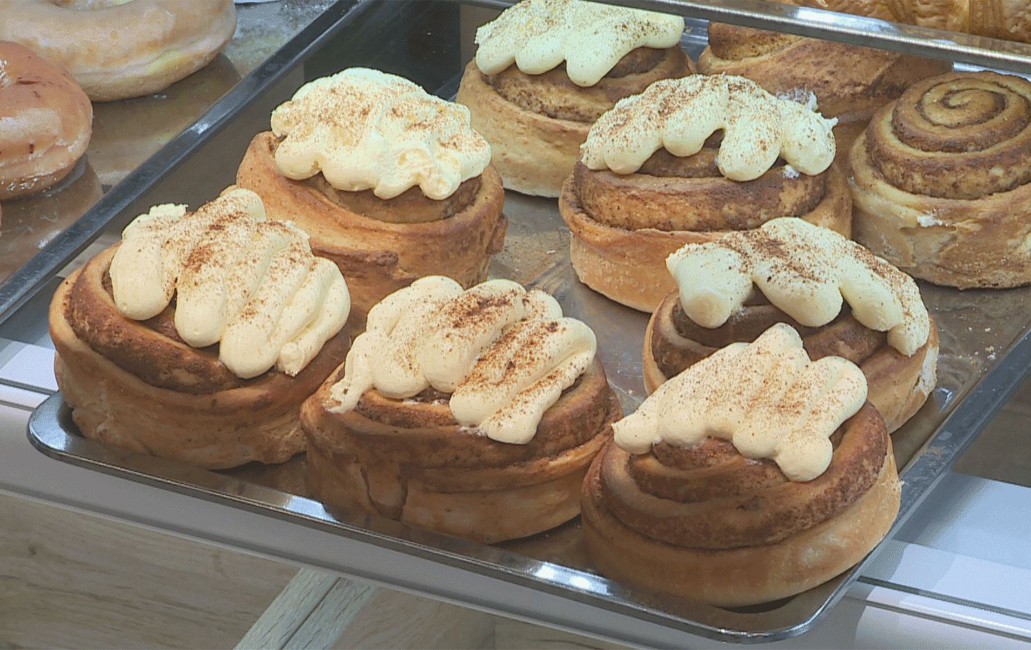 شیرینی فەرەنسی لە هەرێمی کوردستان خواستێکی زۆری لەسەرە؛ لە پێشانگەی کتێبیش دەفرۆشرێت