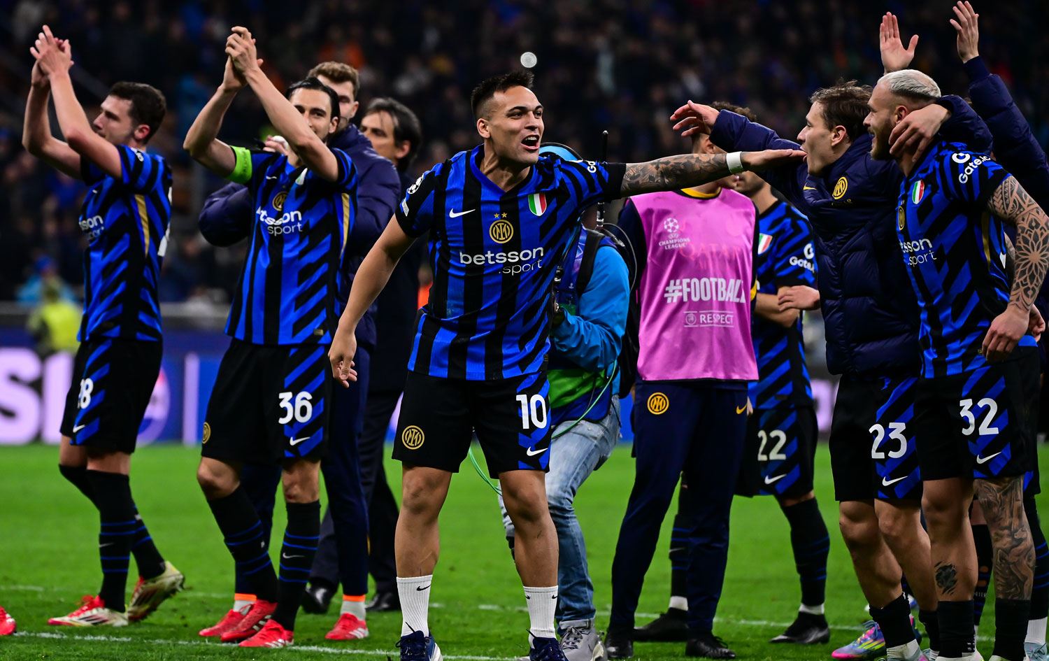 Piştî lîstikê kêf kêfa lîstikvanên Interê ye / Wêne: AA