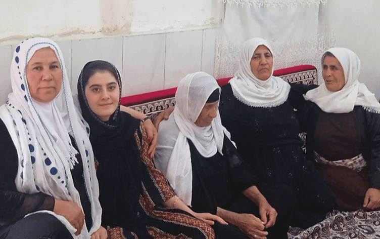 لحظة لقاء الأم مع ابنتها