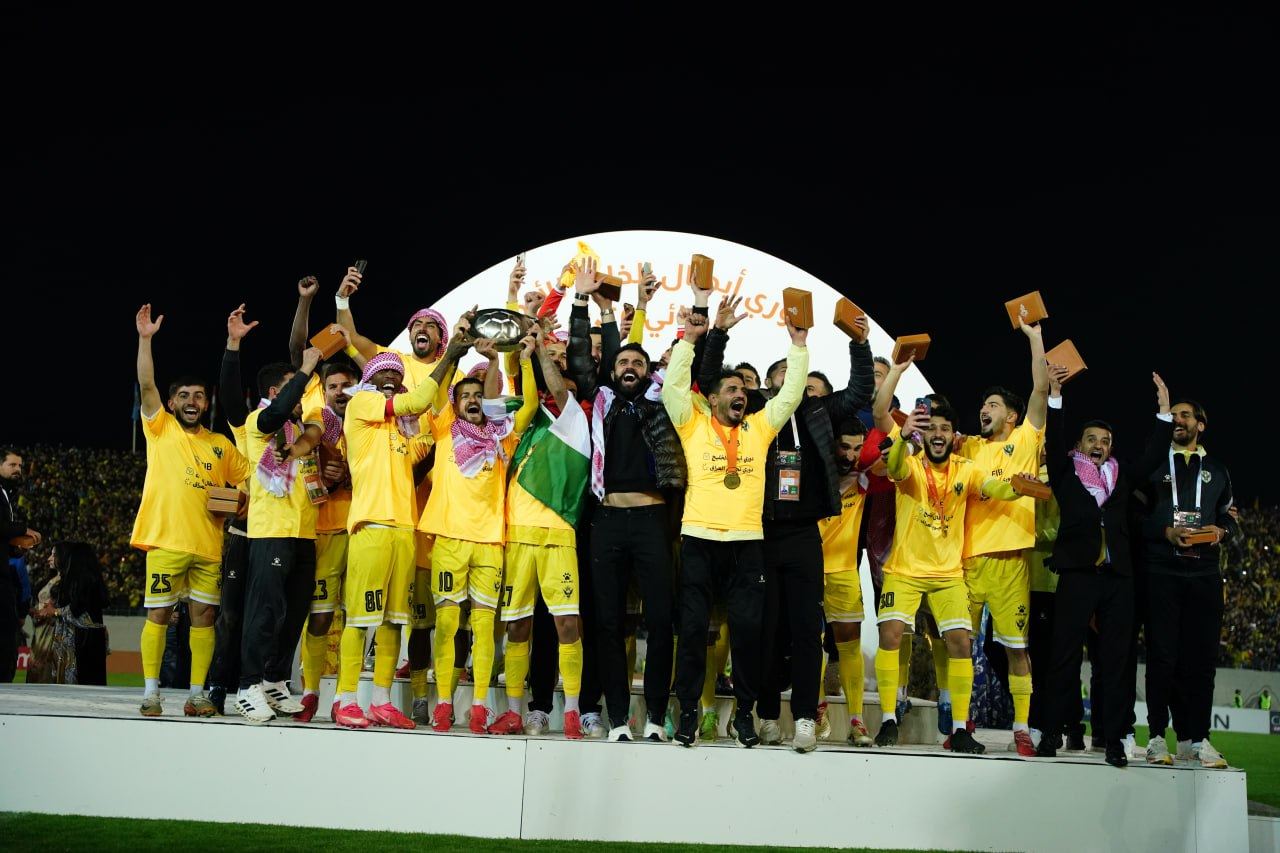 پاڵەوان یاریی هەیە و ئاهەنگ دەگێڕێت