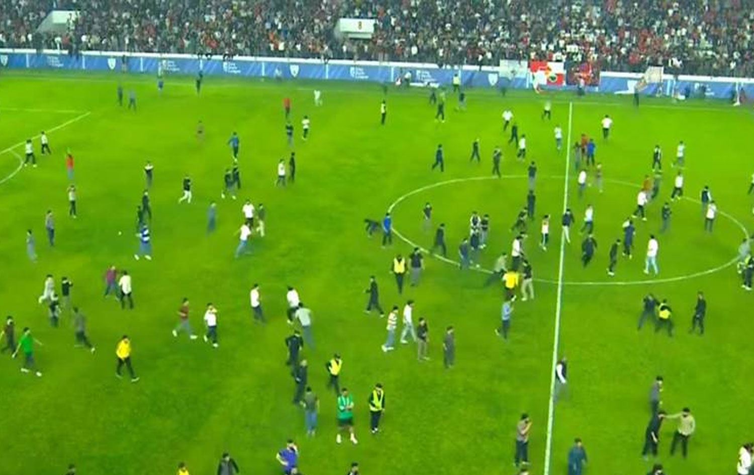 Alîgir daketin nava qadê / Wêne û Vîdeo: Rûdaw