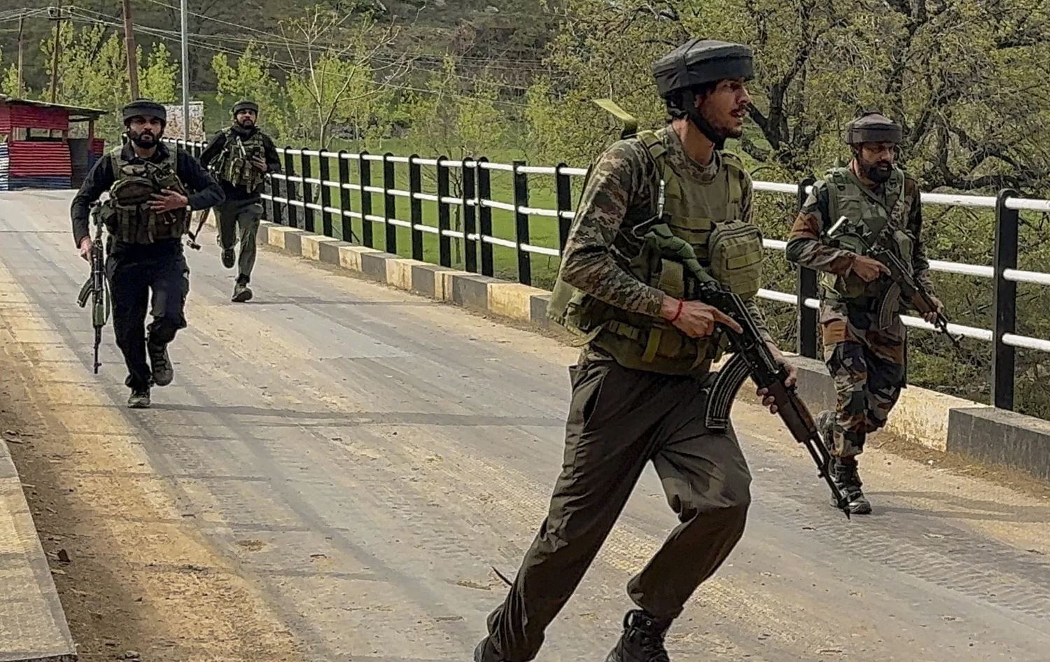 دوو لە هێرشکارانی دوێنێی کشمیر کوژران