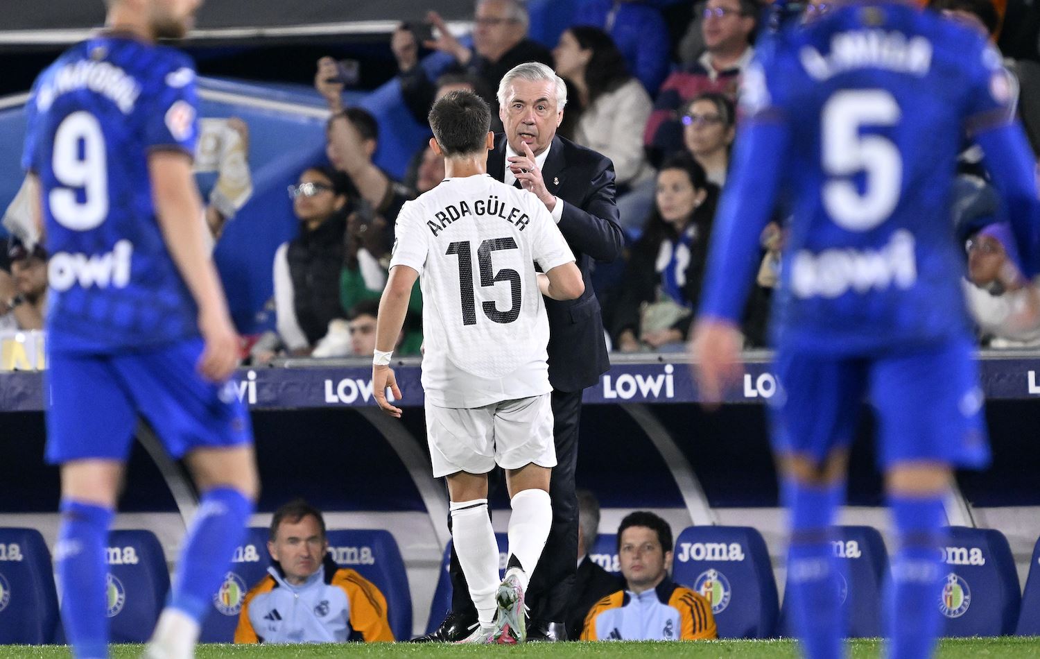 Türk oyuncu Arda Güler, Real Madrid'de top koşturuyor / Fotoğraf: AA 