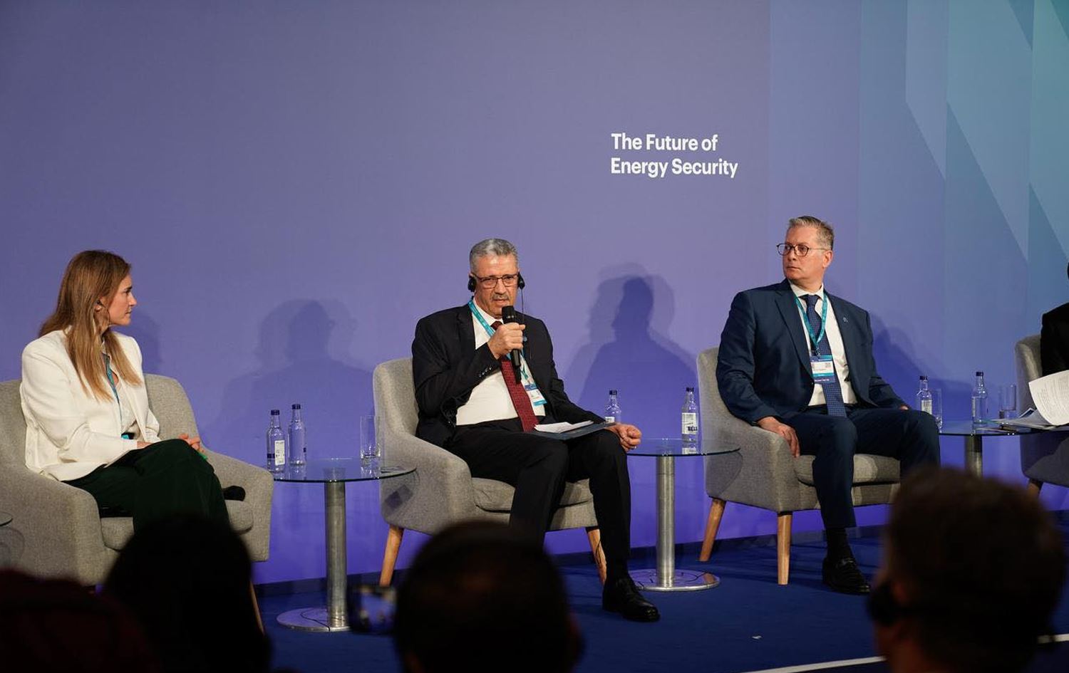 وەزیرى نەوتى عێراق: پلان هەیە بە وزەى خۆر 12 هەزار مێگاوات کارەبا بەرهەم بهێنین