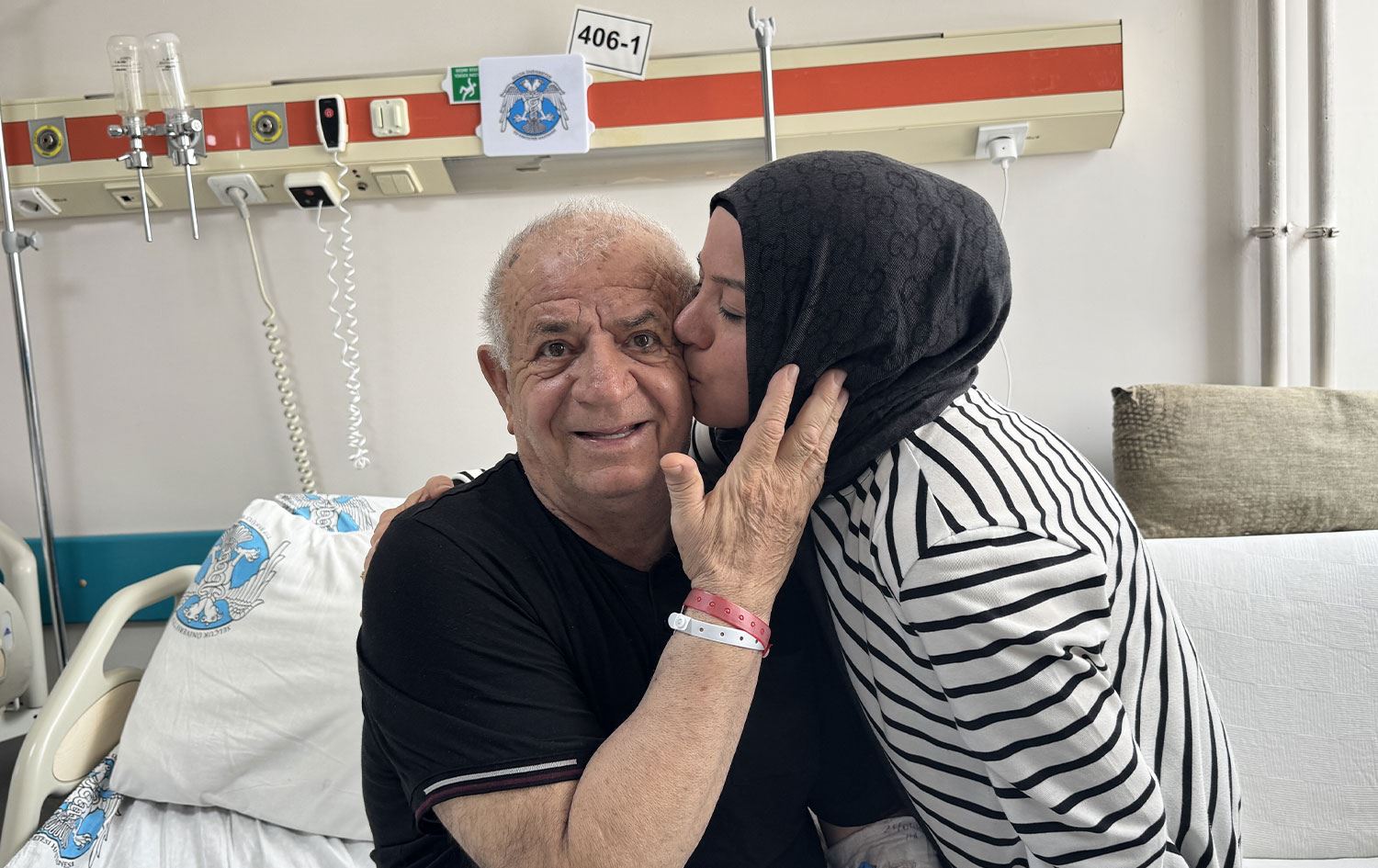 Rahmi Karademir, kızı ile birlikte (Foto: AA)