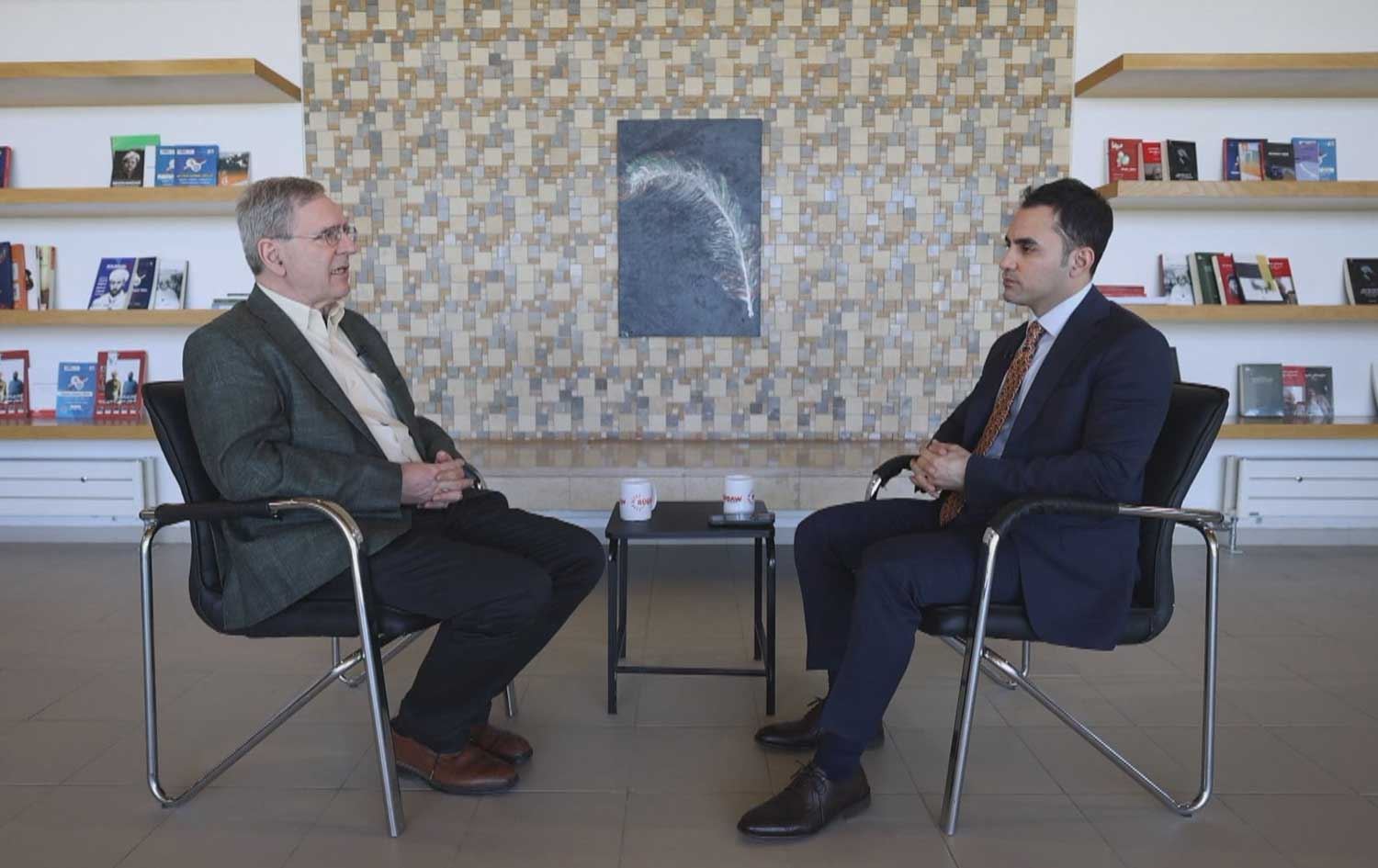 یۆست هیڵتەرمان: ئەحمەد شەرع لەژێر گوشاری ئەمریکا دایە بۆ رێککەوتن لەگەڵ کورد