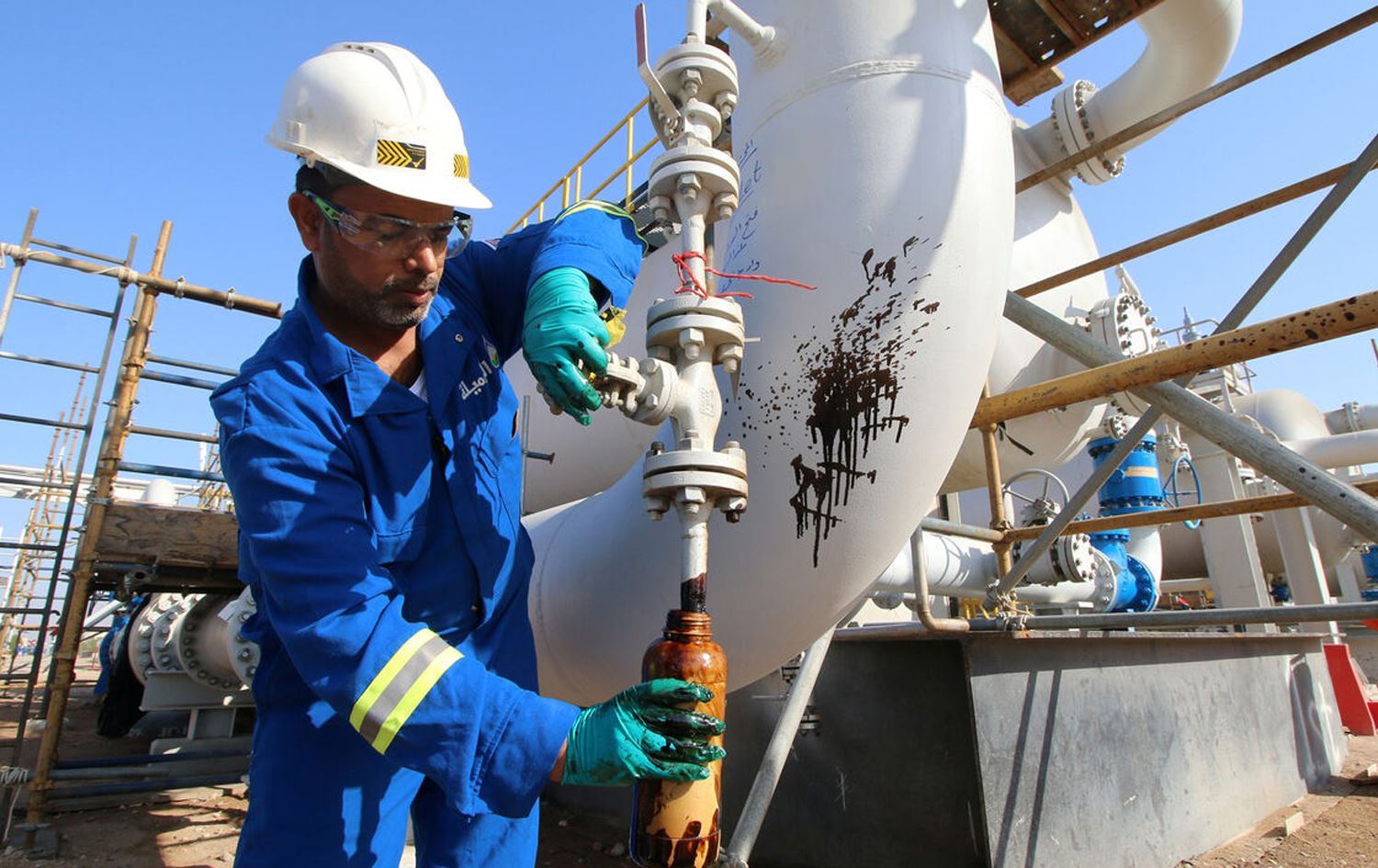 Basra'da yabancı bir petrol işçisi