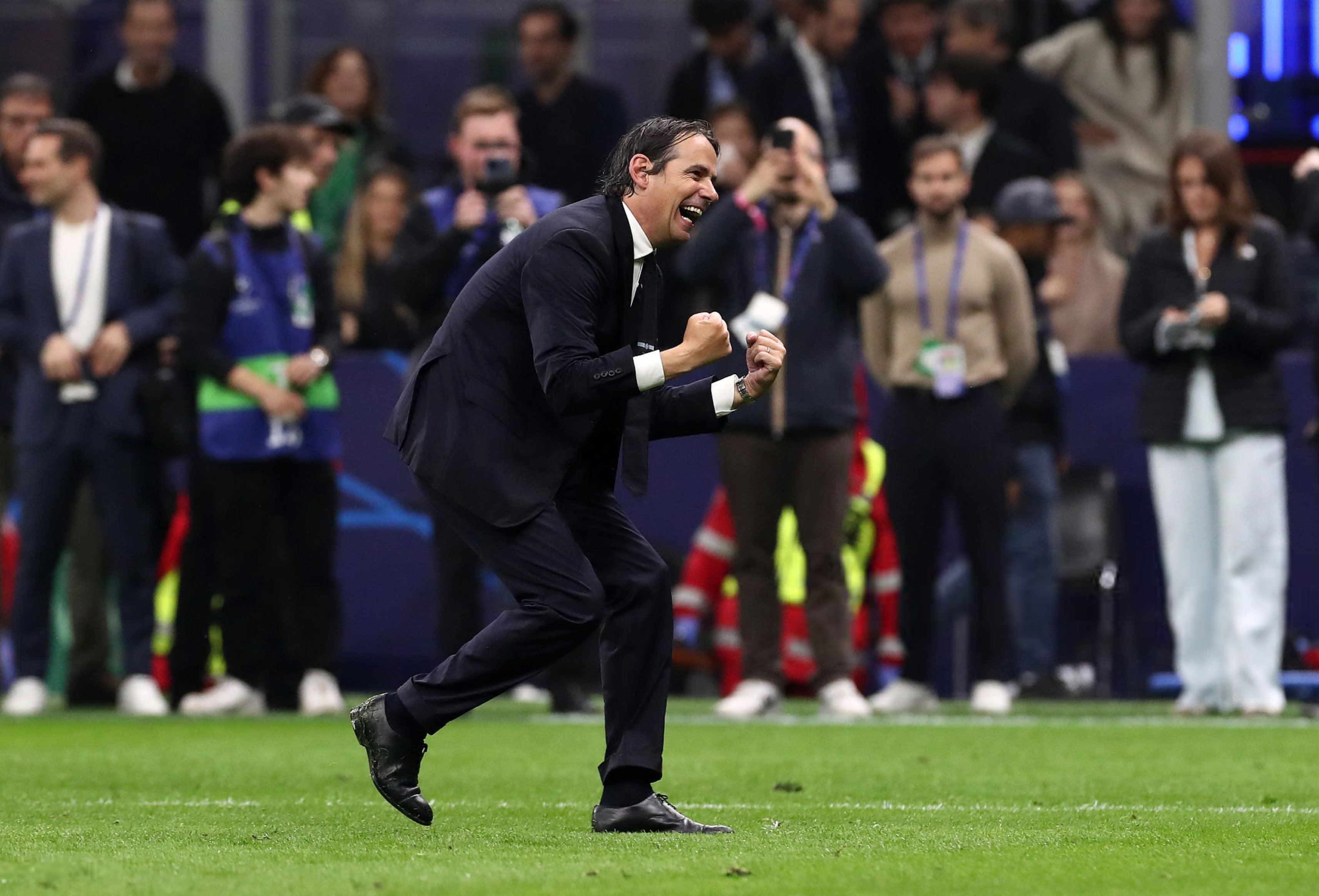 سیمۆنی ئینزاگی