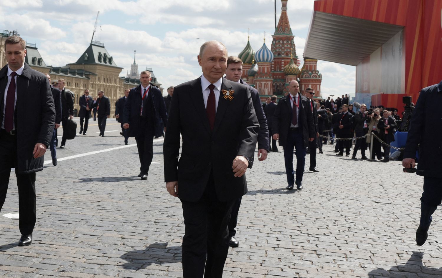 ڤلادیمیر پووتین، سەرۆکی رووسیا لە رۆژی سەرکەوتنی رووسیا بەسەر نازییەکاندا. وێنە: AFP