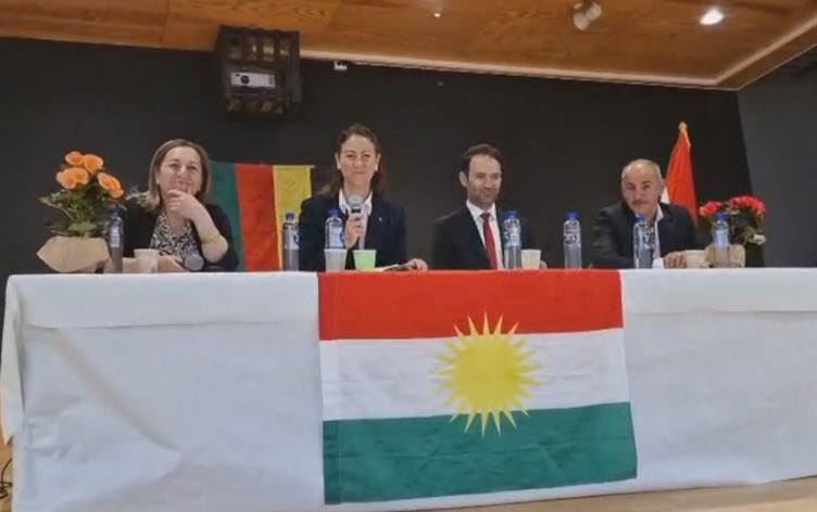 Norveç’te düzenlenen bir etkinliğine katılan Bakan Tonje Brenna, Kürtçe konuşarak dayanışma mesajı verdi