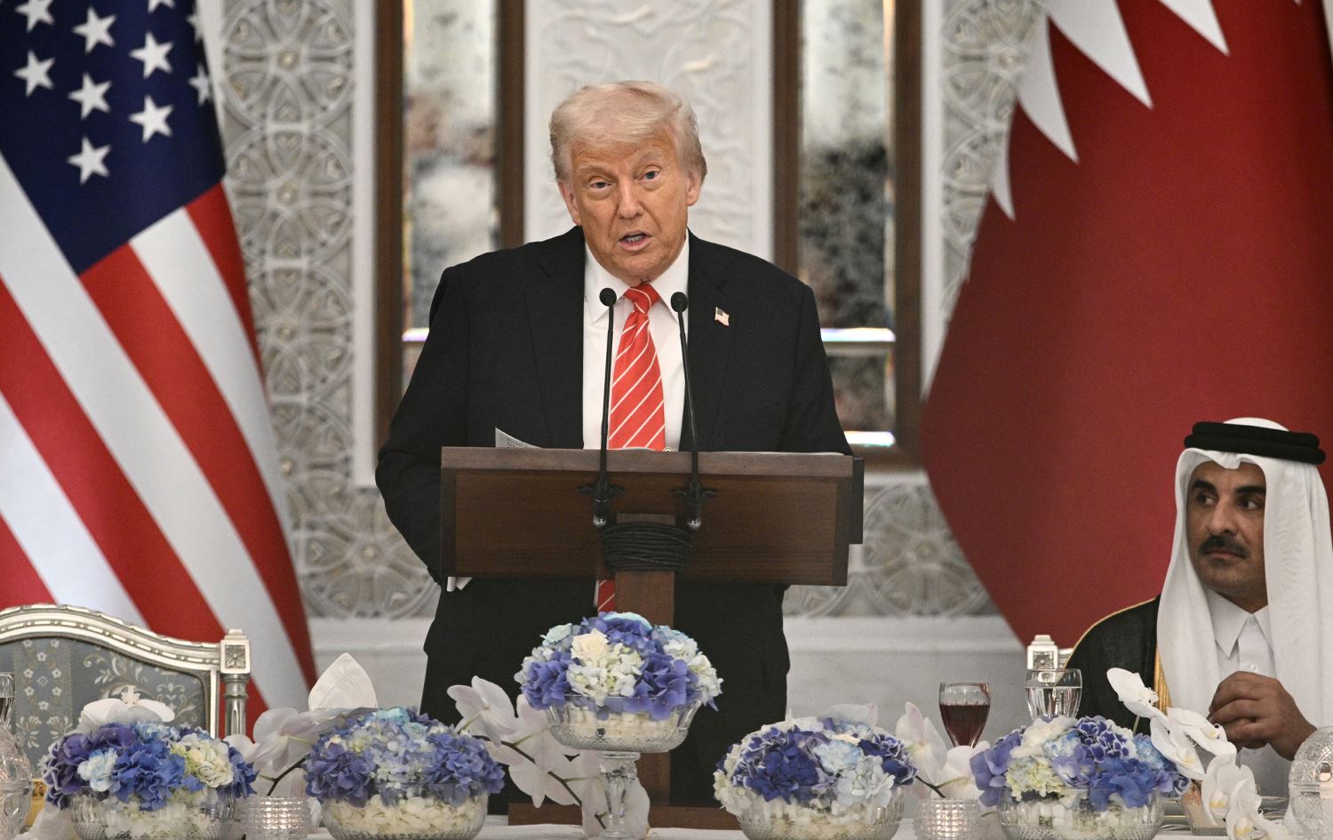    دۆناڵد ترەمپ لە قەتەر گوتارێک پێشکێش دەکات. وێنە: AFP