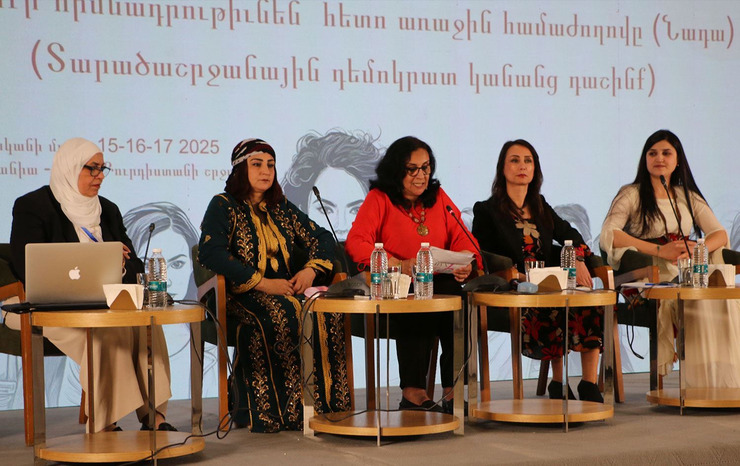 Hatîmogullari li kongreyê ye / Wêne: DEM Partî