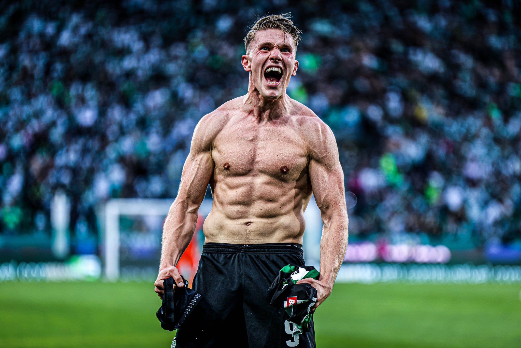 ئەو یاریزانەی هەمووان خەونی پێوە دەبینن