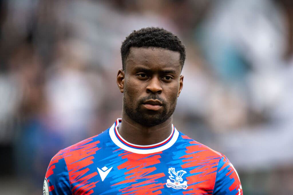 ئەستێرەیەک، لەبەر بارسا و ریال، وازی لە پاسپۆرتی بەریتانی هێناوە