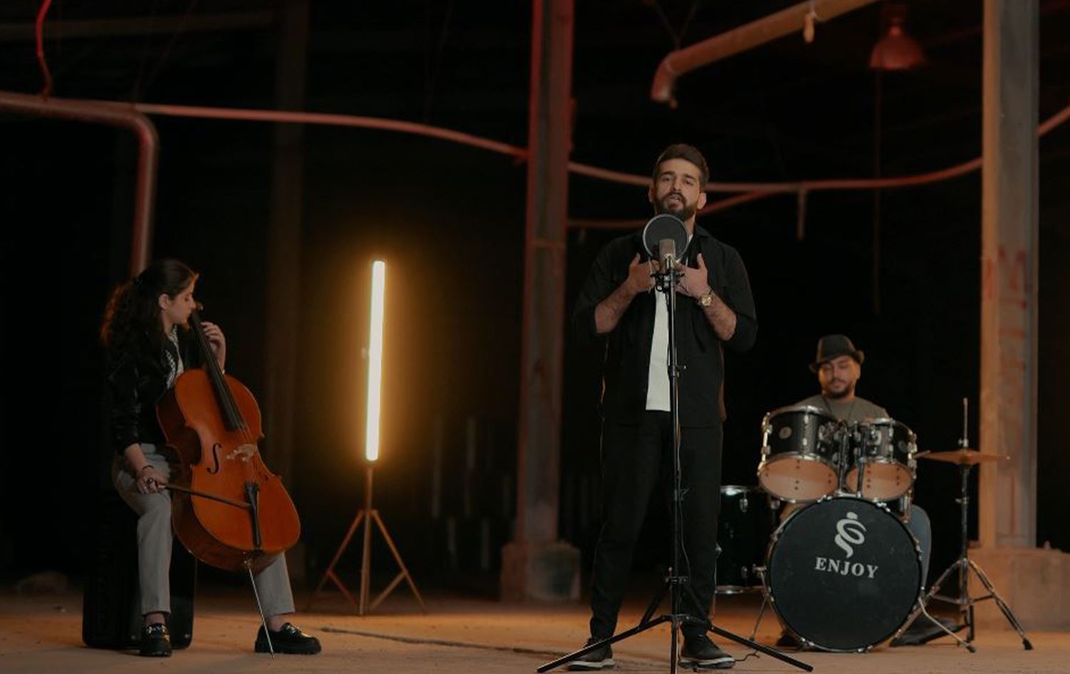 دیمەنێک لە ڤیدیۆکلیپی "نەفرەت"