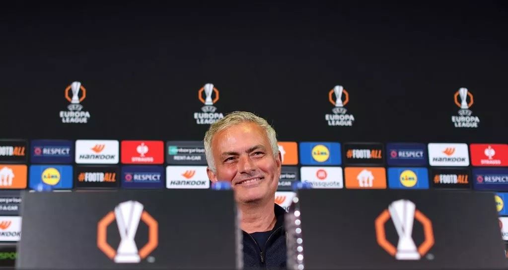 مۆرینیۆ هەوڵ بۆ یاریزانێکی مانچێستەر یونایتد دەدات