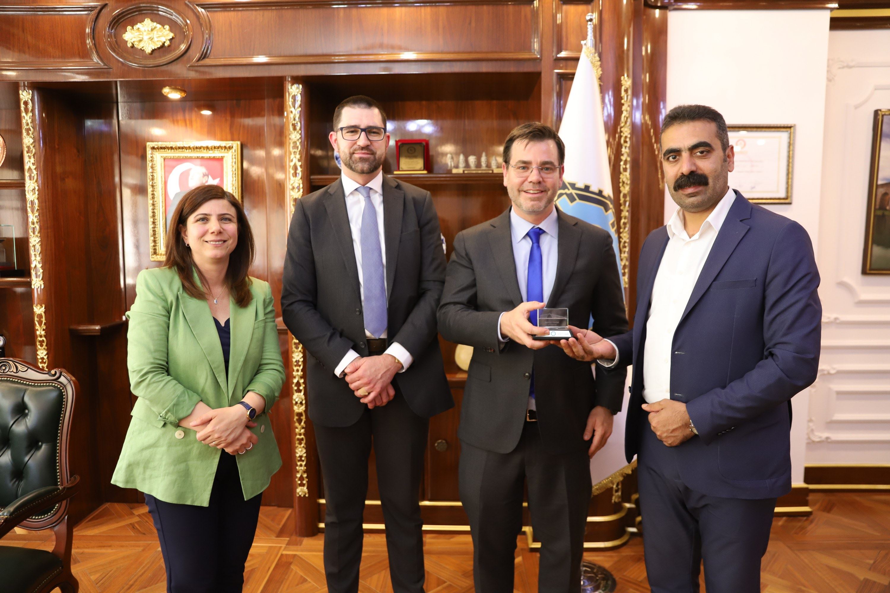 Dîplomatên Amerîkayî Şaredariya Amedê ziyaret kir / Wêne