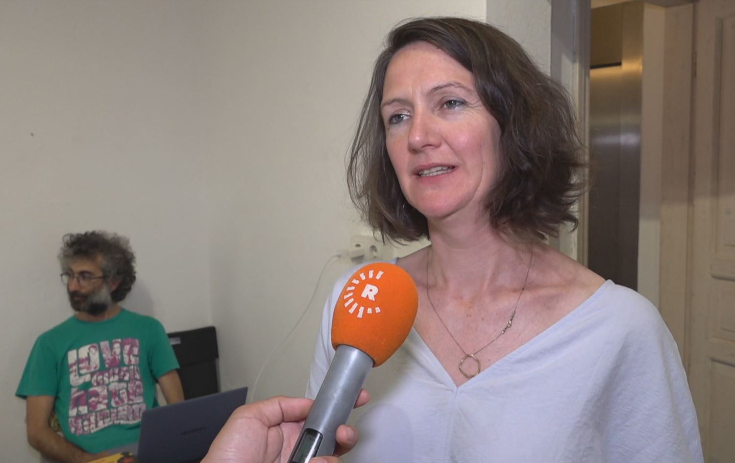 وەرگێڕێکی ئینگلیز بۆ وەرگێرانی کتێبی کوردی، خۆی فێری زمانەکە دەکات