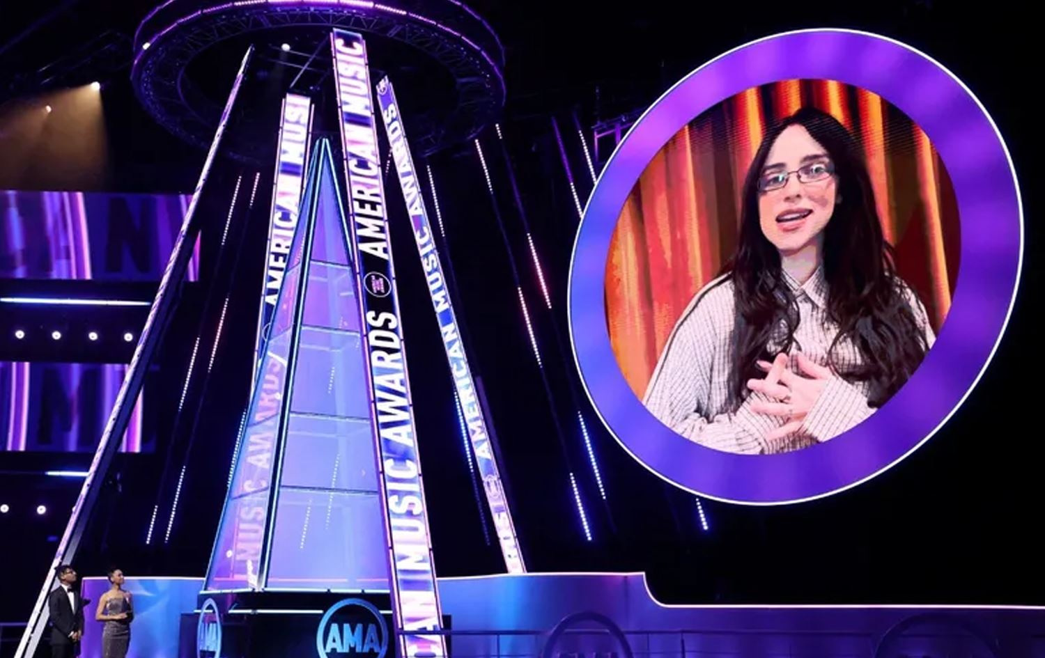 بیلی ئایڵێش خەڵاتی هونەرمەندی ساڵی لە ئەمریکا بەدەستهێنا